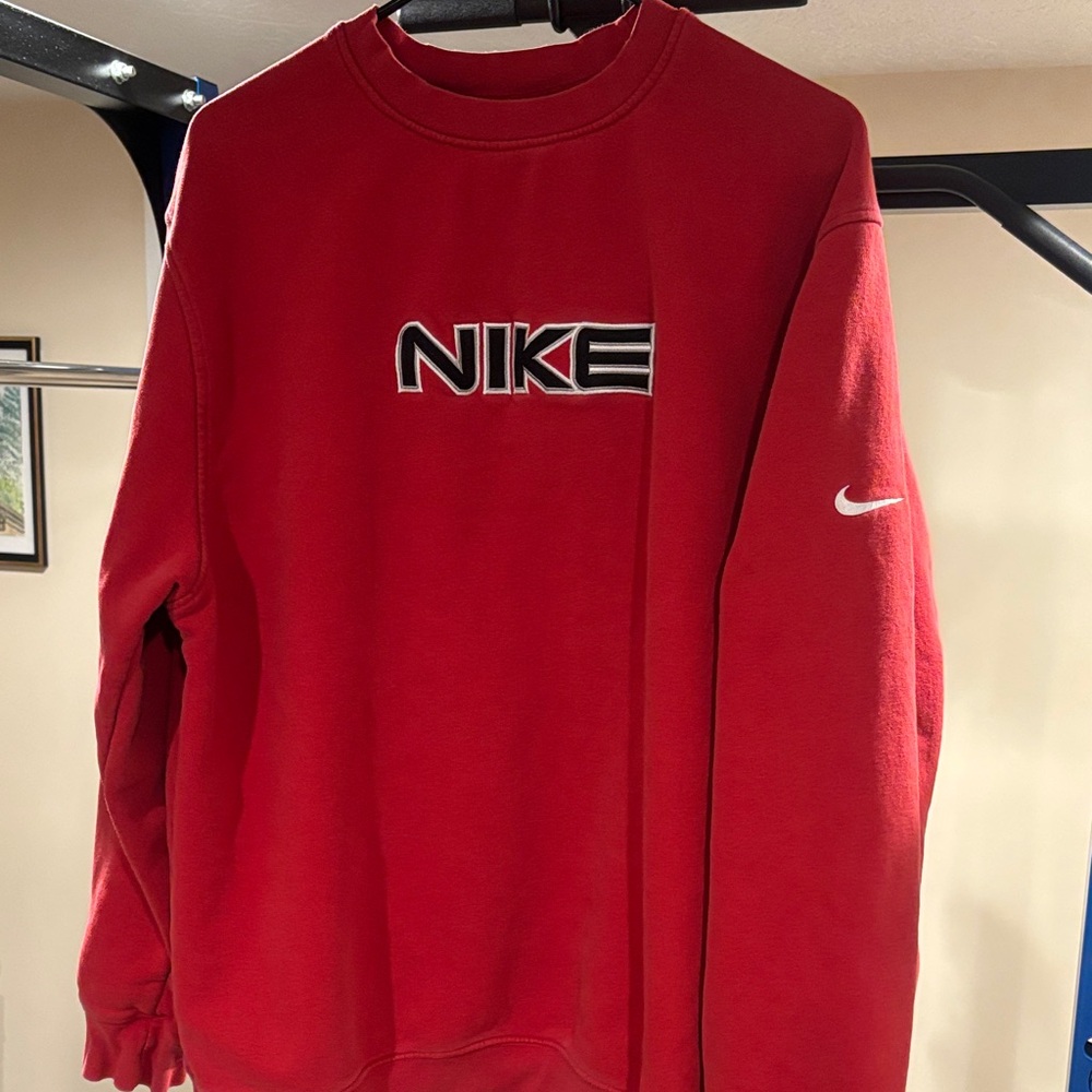 Y2K Nike Men's Vintage Red Crewneck Sweater
